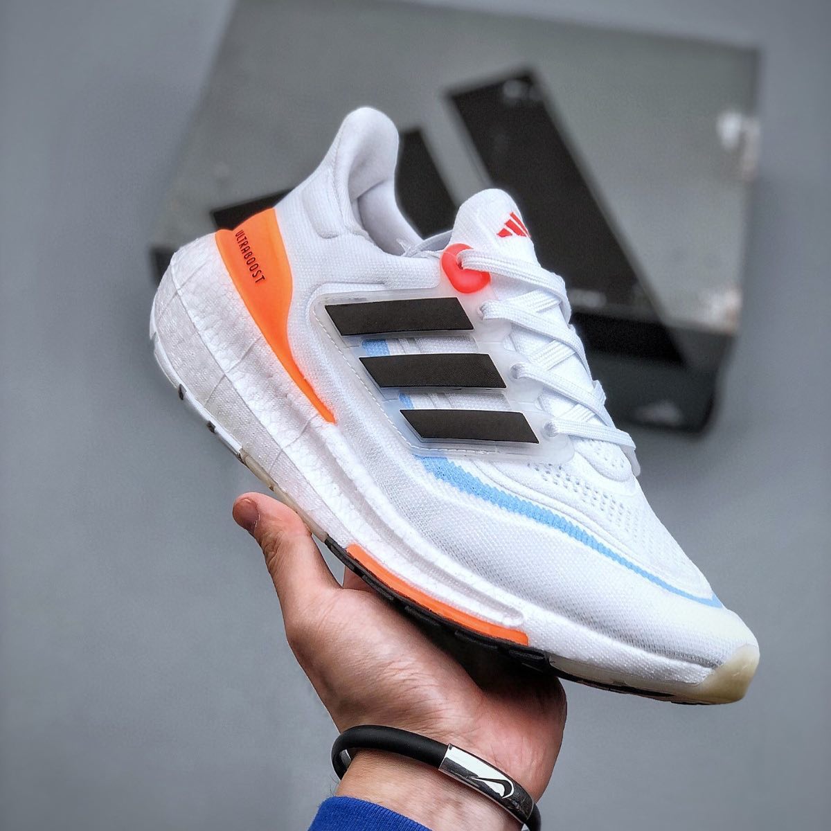ULTRABOOST 719 - Unisex