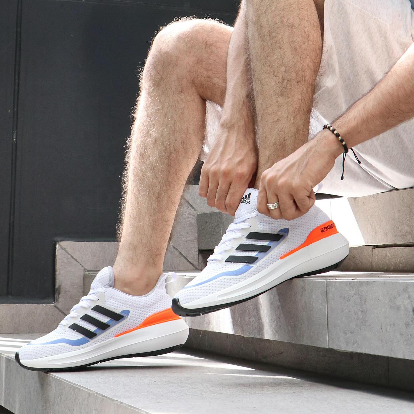 ULTRABOOST 719 - Unisex