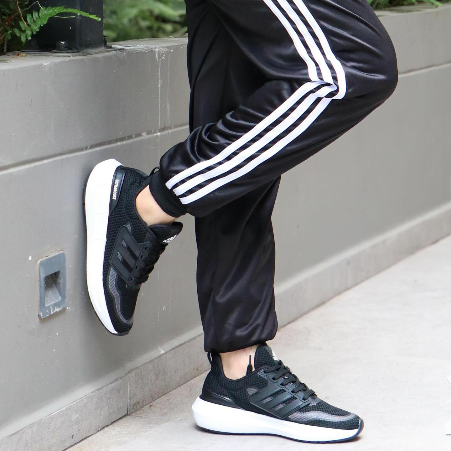 ULTRABOOST 719 - Unisex