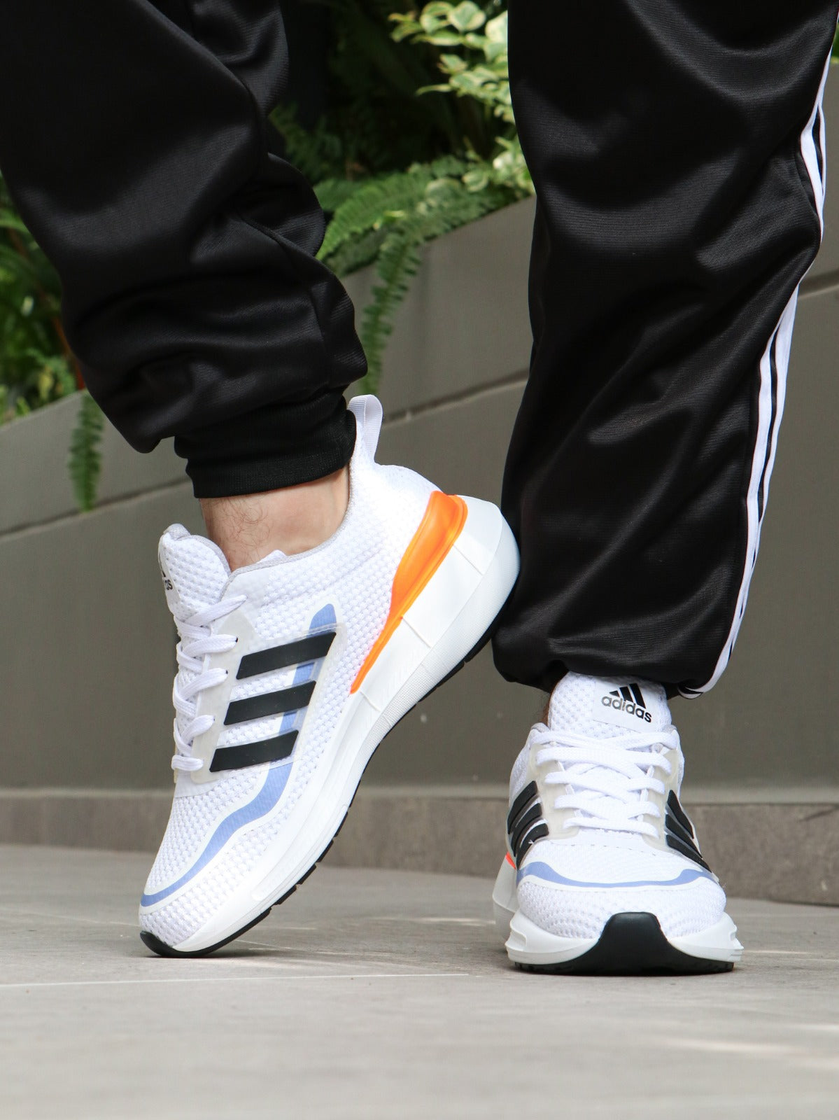 ULTRABOOST 719 - Unisex